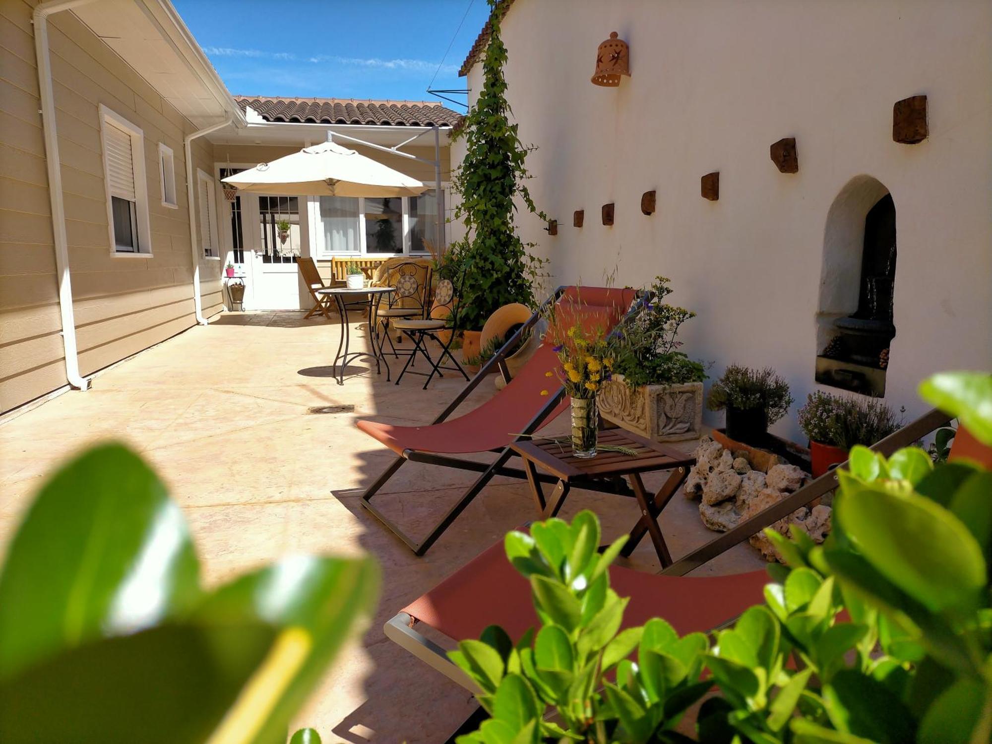 Azafran Consuegra Guest House Exterior photo
